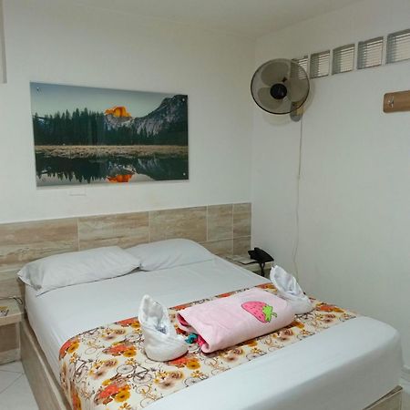 Hotel Brisas Medellín Extérieur photo