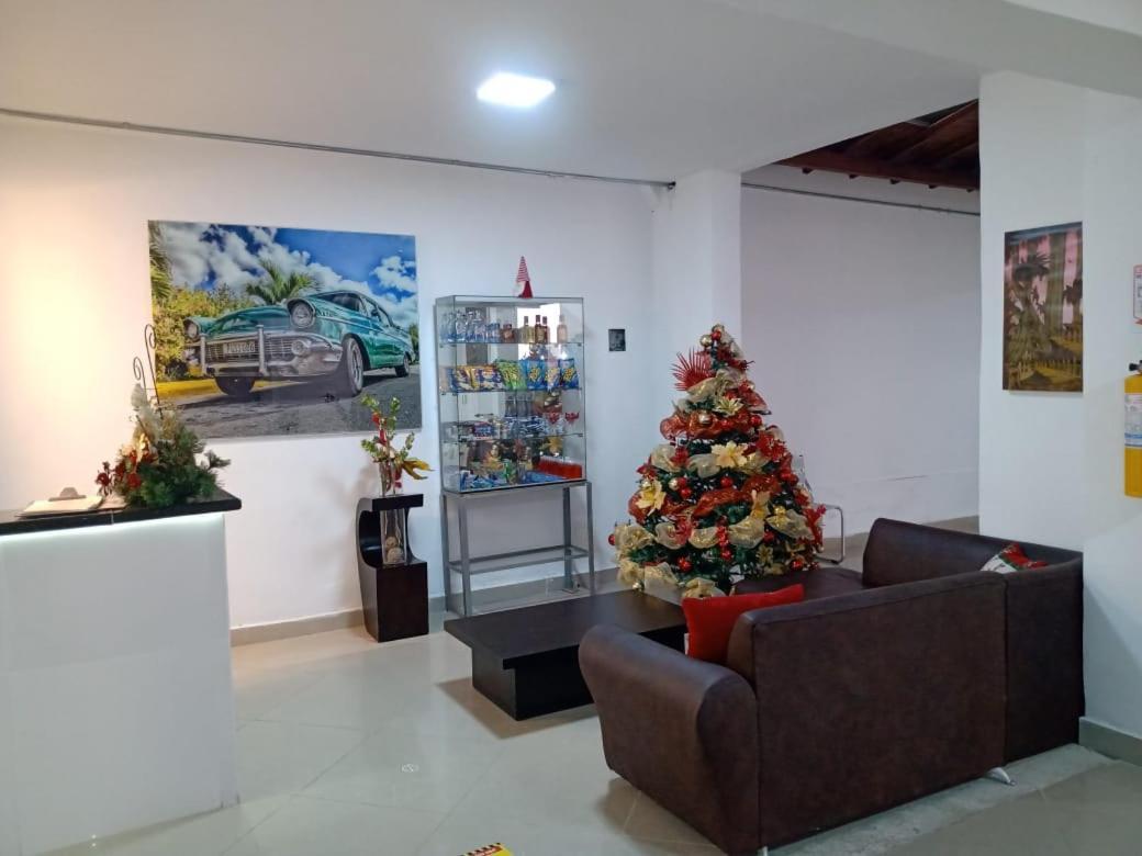Hotel Brisas Medellín Extérieur photo