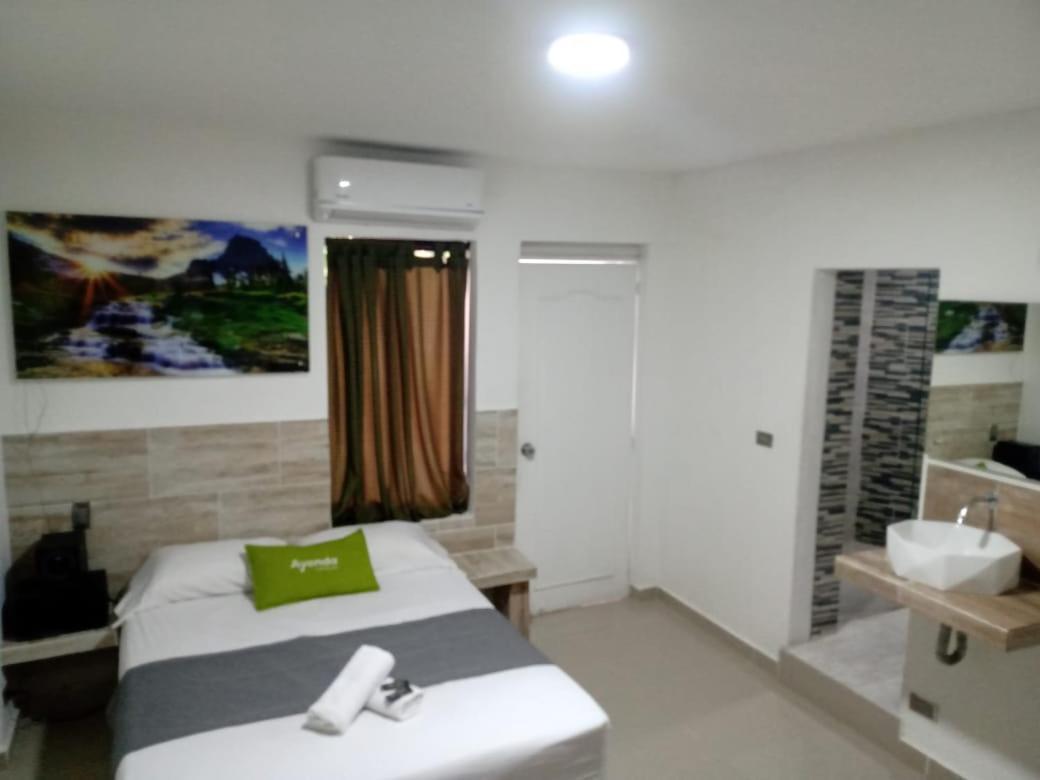 Hotel Brisas Medellín Extérieur photo