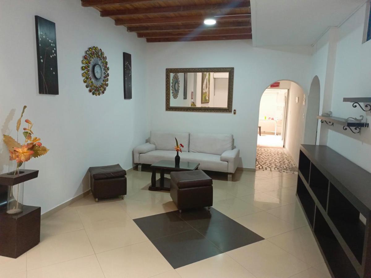 Hotel Brisas Medellín Extérieur photo